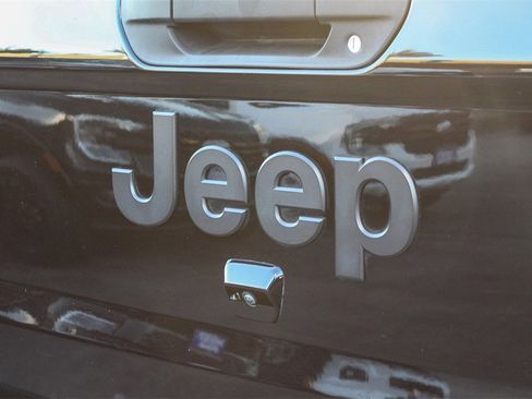 Used 2020 Jeep Gladiator Sport w/ Quick Order Package 24S image 12