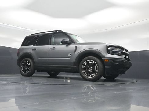 Used 2022 Ford Bronco Sport Outer Banks w/ Tech Package AWD/4WD image 4