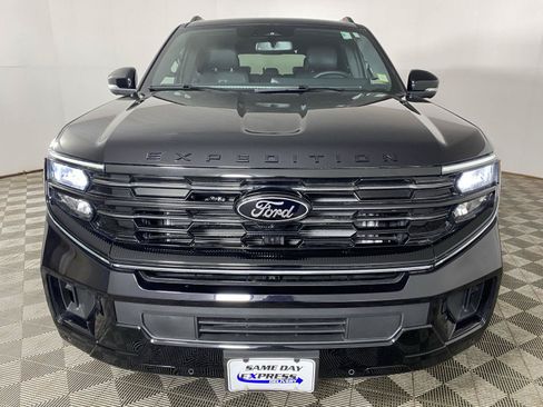 Used 2025 Ford Expedition Max Platinum w/ Stealth Performance Package AWD/4WD image 2