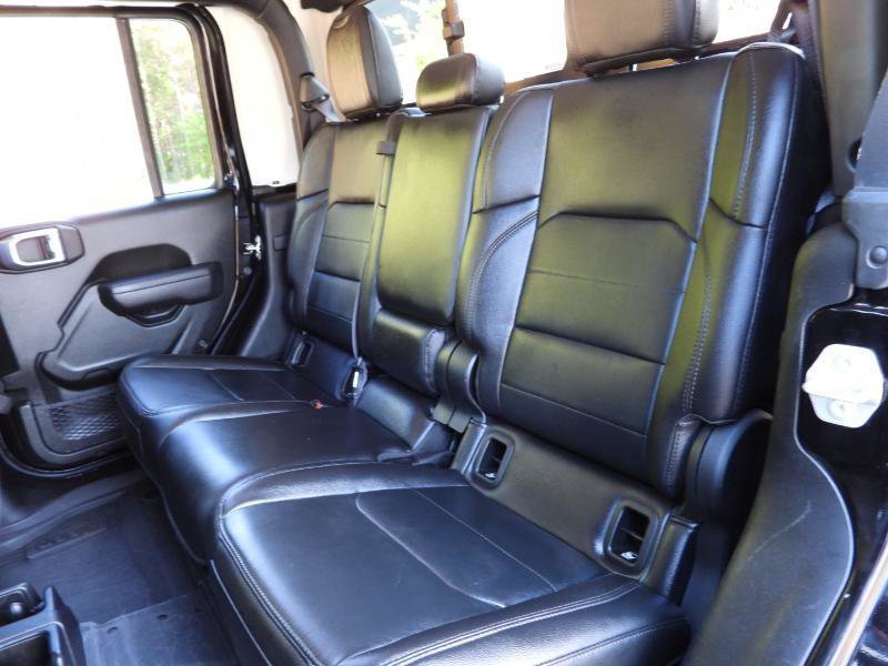 Used 2023 Jeep Gladiator Willys AWD/4WD image 35