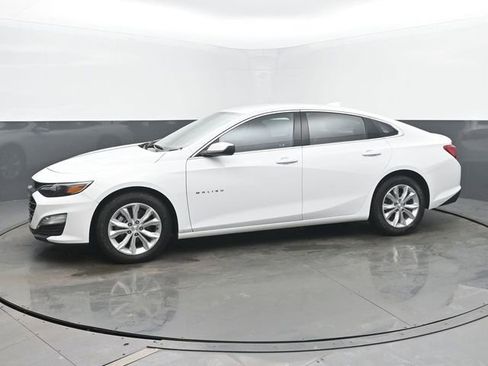 Used 2024 Chevrolet Malibu LT FWD image 2