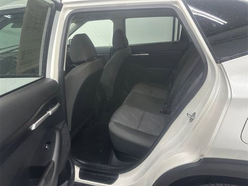 Used 2021 Kia Seltos LX image 21