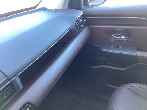 Used 2025 Honda Pilot Elite image 40