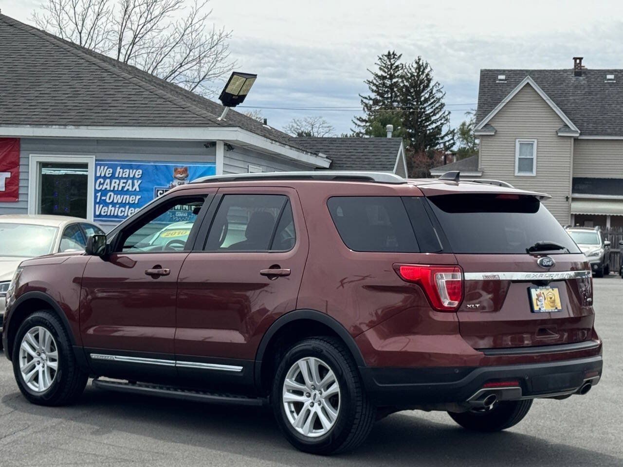 Used 2018 Ford Explorer XLT AWD/4WD image 5