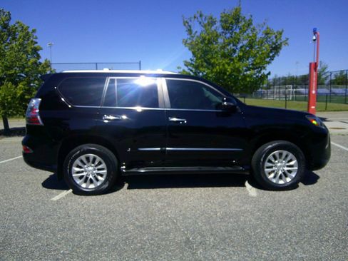 Used 2018 Lexus GX 460 Premium AWD/4WD image 7