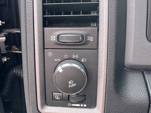Used 2016 RAM 1500 Express w/ Popular Equipment Group AWD/4WD image 33