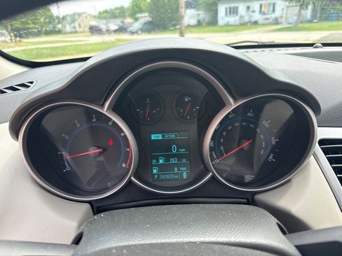 Used 2013 Chevrolet Cruze LS FWD image 14