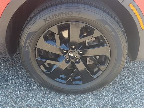 Used 2023 Kia Sorento S AWD/4WD image 9