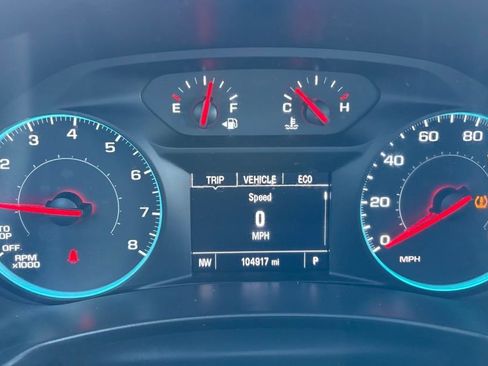 Used 2018 Chevrolet Equinox LS FWD image 32