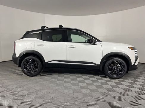 New 2026 Nissan Kicks SR image 11