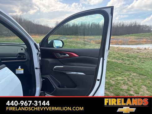 New 2026 Chevrolet Traverse Z71 w/ Enhanced Driving Package AWD/4WD image 38