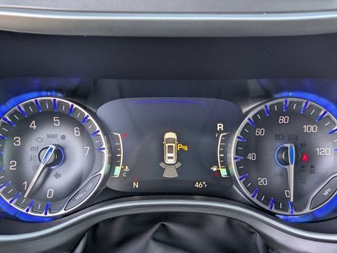 New 2026 Chrysler Pacifica Select FWD image 25