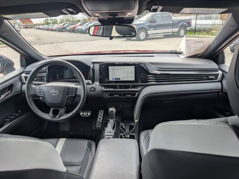 Used 2025 Toyota Camry SE FWD image 30