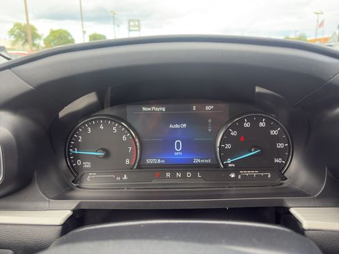 Used 2022 Ford Explorer XLT w/ Equipment Group 202A AWD/4WD image 22