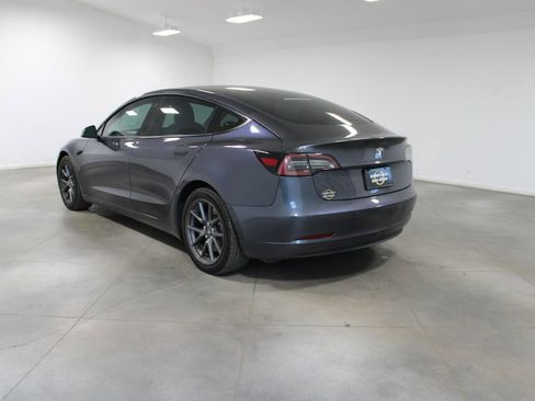 Used 2021 Tesla Model 3 Standard Range Plus image 7