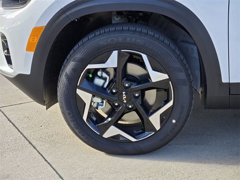 New 2026 Kia Seltos S image 8