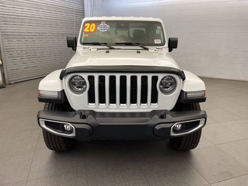 Used 2020 Jeep Gladiator Overland AWD/4WD image 16