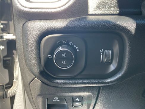 Used 2021 RAM 1500 Big Horn image 14