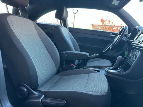 Used 2018 Volkswagen Beetle 2.0T Coast FWD image 13
