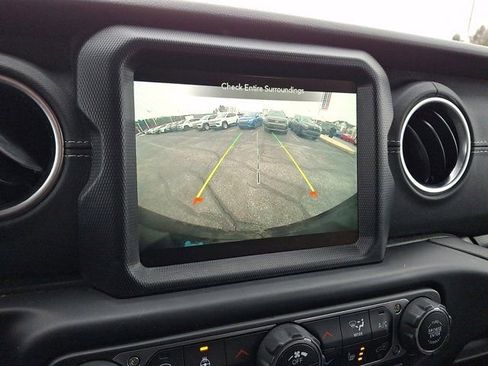 Certified 2022 Jeep Wrangler Unlimited Sahara w/ Cold Weather Group image 23