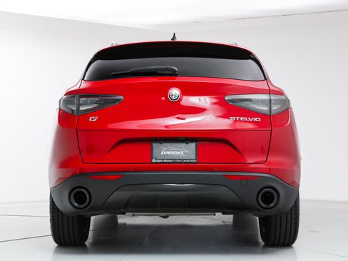 New 2025 Alfa Romeo Stelvio Sprint image 4