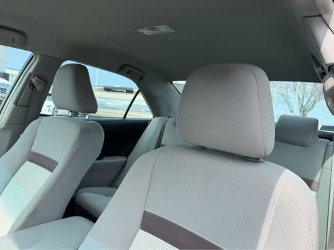 Used 2014 Toyota Camry LE image 7