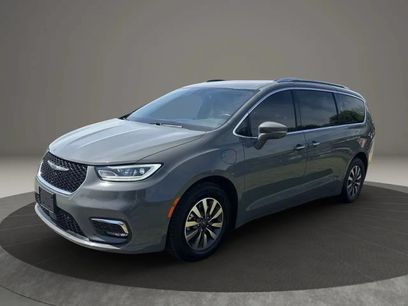 Used 2021 Chrysler Pacifica Touring-L