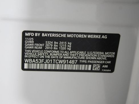 New 2026 BMW 530i xDrive w/ Premium Package image 18