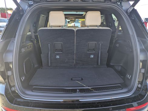 Certified 2024 Jeep Grand Cherokee L Limited w/ Luxury Tech Group II image 32