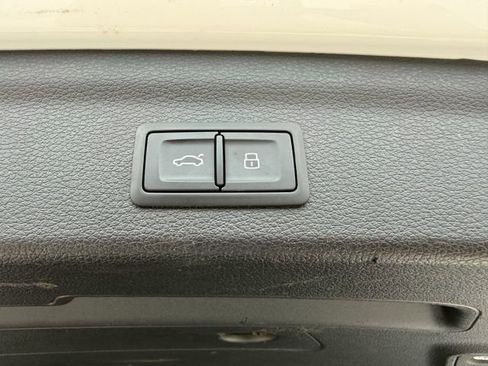 Used 2020 Audi Q3 2.0T Premium w/ Convenience Package AWD/4WD image 28
