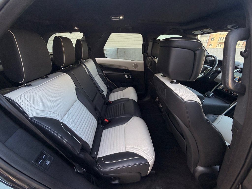 Used 2021 Land Rover Discovery HSE R-Dynamic AWD/4WD image 24