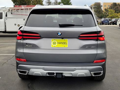 New 2026 BMW X5 xDrive40i w/ Premium Package image 7