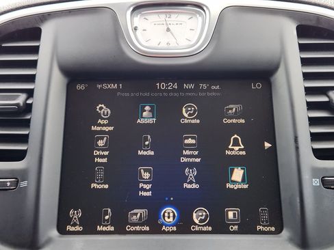 Used 2016 Chrysler 300 Limited image 18