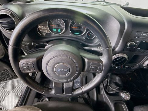 Used 2018 Jeep Wrangler Unlimited Sport w/ Connectivity Group AWD/4WD image 17