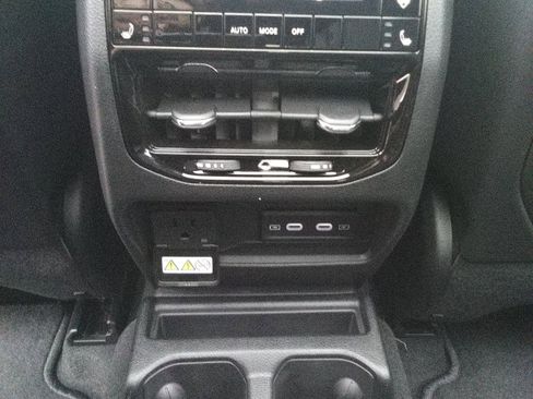 New 2026 Jeep Grand Cherokee L Limited AWD/4WD image 14