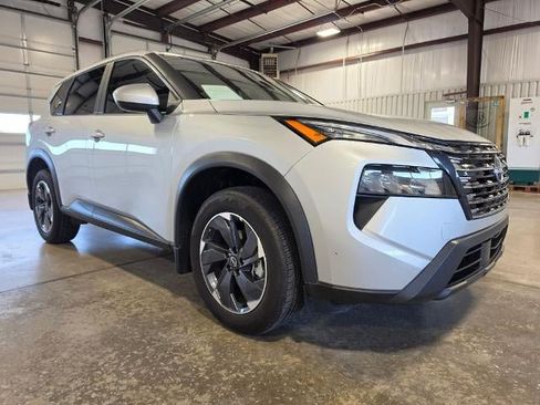 Used 2025 Nissan Rogue SV FWD image 7