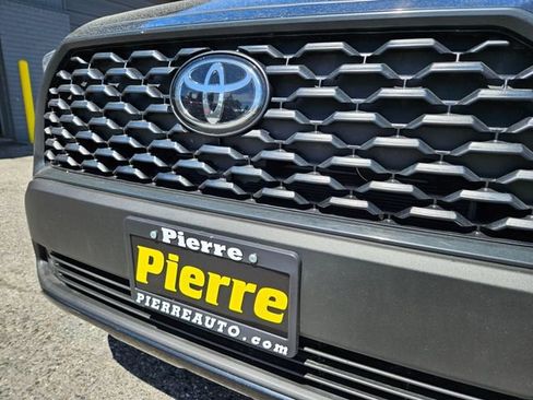 Used 2025 Toyota Corolla Cross LE AWD/4WD image 10