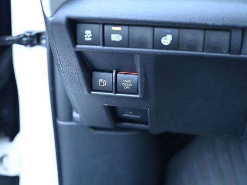 Used 2025 Toyota Sienna LE image 26