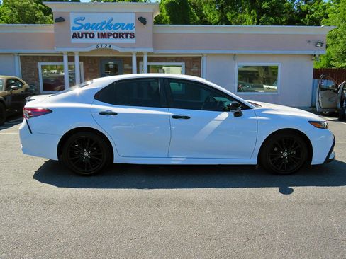 Used 2022 Toyota Camry SE w/ Convenience Package image 6
