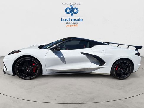 Used 2022 Chevrolet Corvette Stingray Premium Conv w/ Z51 Performance Package RWD image 3