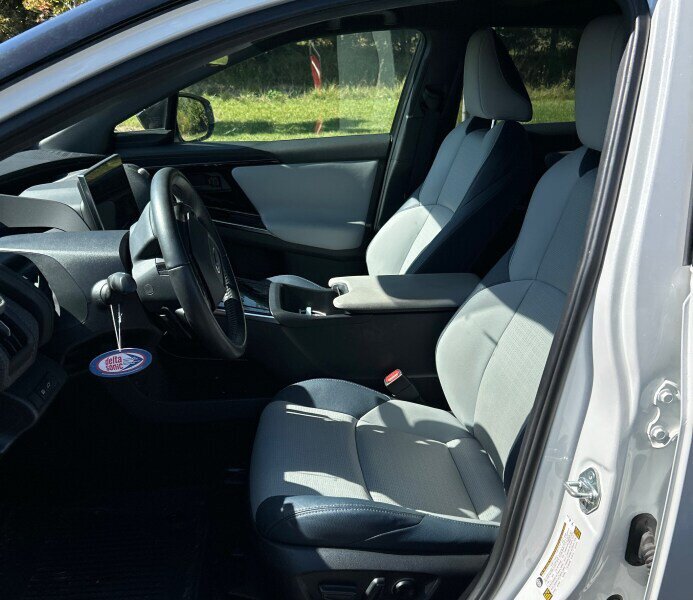 Used 2023 Subaru Solterra AWD image 3
