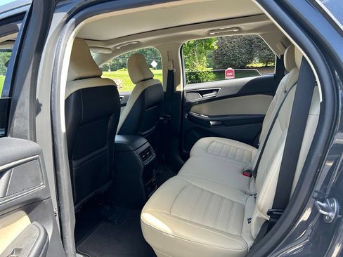 Used 2021 Ford Edge SEL w/ Convenience Package FWD image 39