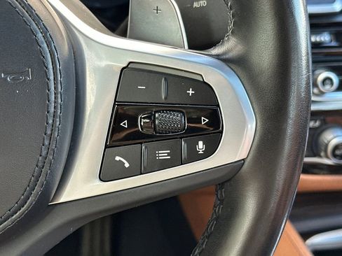 Used 2023 BMW 530e w/ M Sport Package image 28