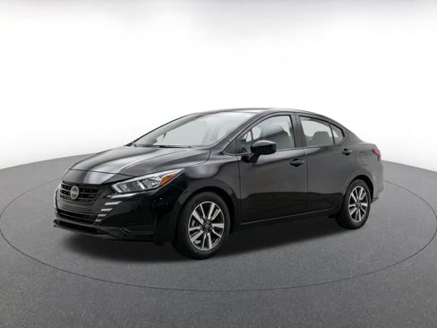 Used 2025 Nissan Versa SV FWD image 3