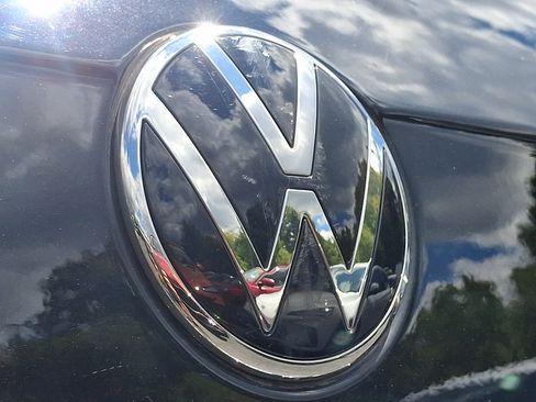 Used 2022 Volkswagen Tiguan SE FWD image 29