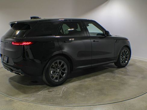 Used 2025 Land Rover Range Rover Sport AWD/4WD image 5