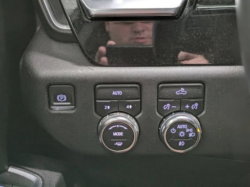 Used 2023 GMC Sierra 1500 Elevation w/ LPO, GMC Protection Package AWD/4WD image 11