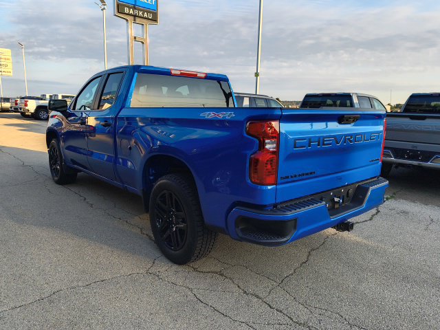 Used 2024 Chevrolet Silverado 1500 Custom w/ LPO, Dark Essentials Package AWD/4WD image 5