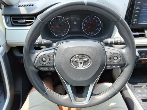 Used 2019 Toyota RAV4 XLE Premium FWD image 26