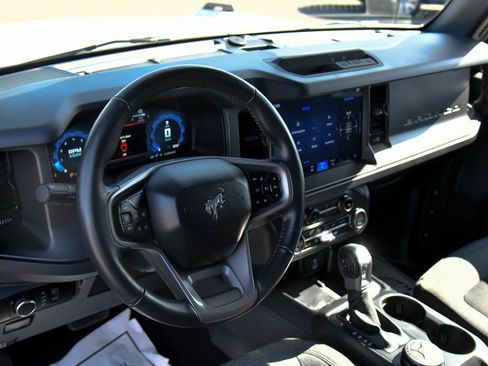 Used 2025 Ford Bronco Big Bend image 16